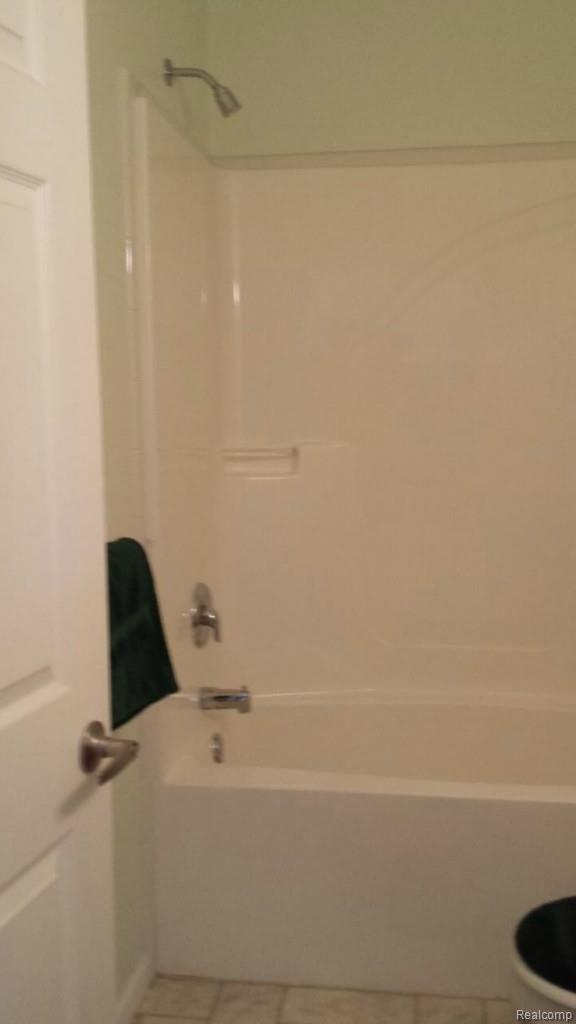 15402 Donald Road Capac, MI 48014 - Photo 20 of 27 16. ShowerTub