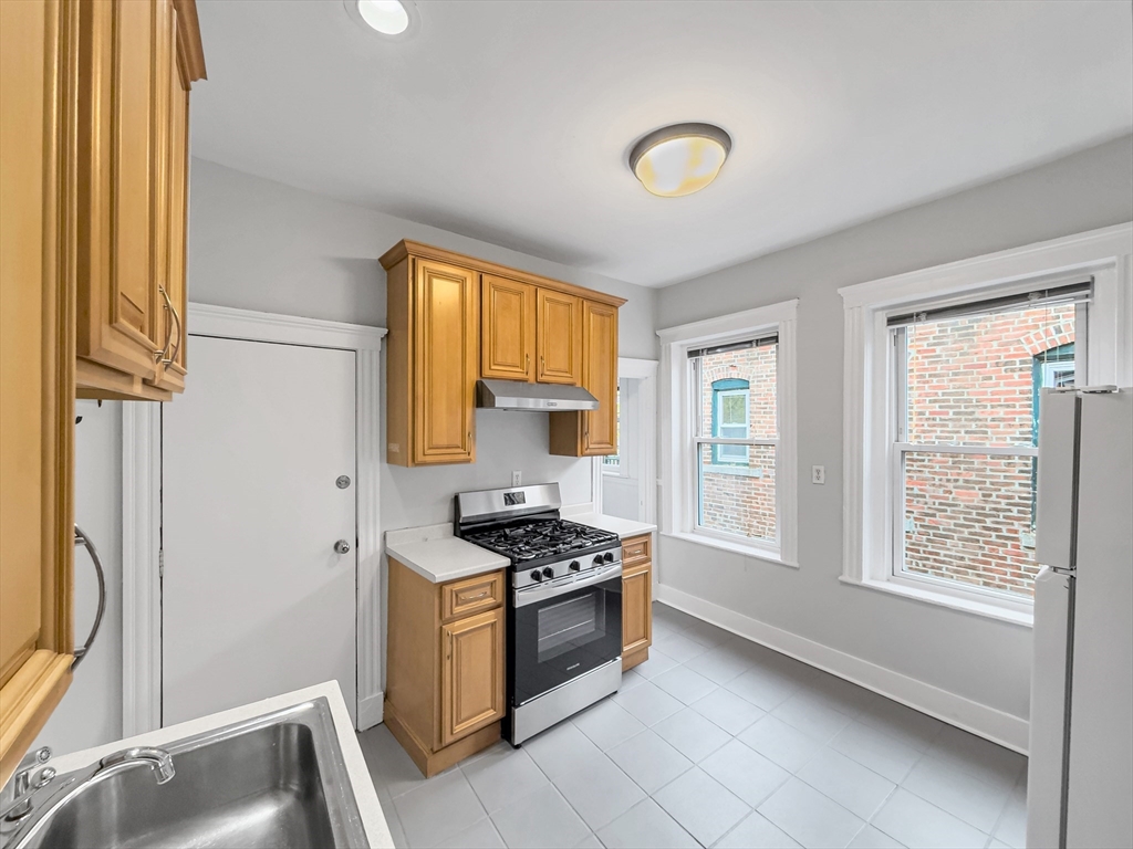 595 Centre Street, Unit 3 Boston, MA 02130 - Photo 3 of 15