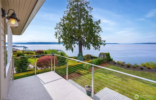 $1,895,000 | 3621 Shore Avenue, Everett, WA 98203