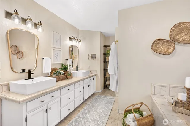 $1,895,000 | 3621 Shore Avenue, Everett, WA 98203