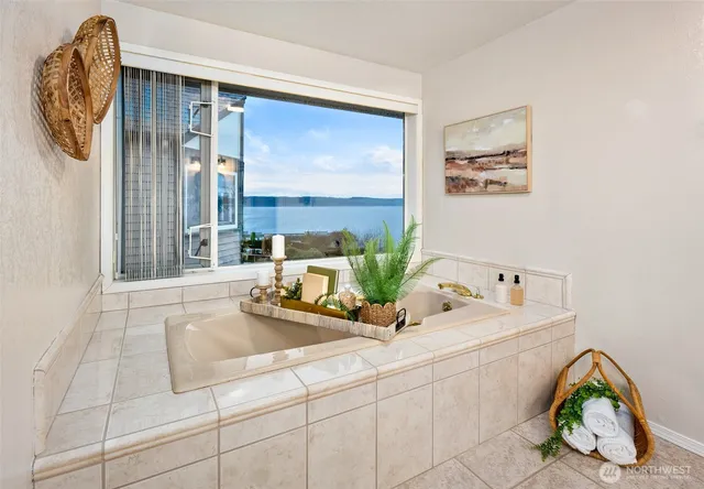 $1,895,000 | 3621 Shore Avenue, Everett, WA 98203