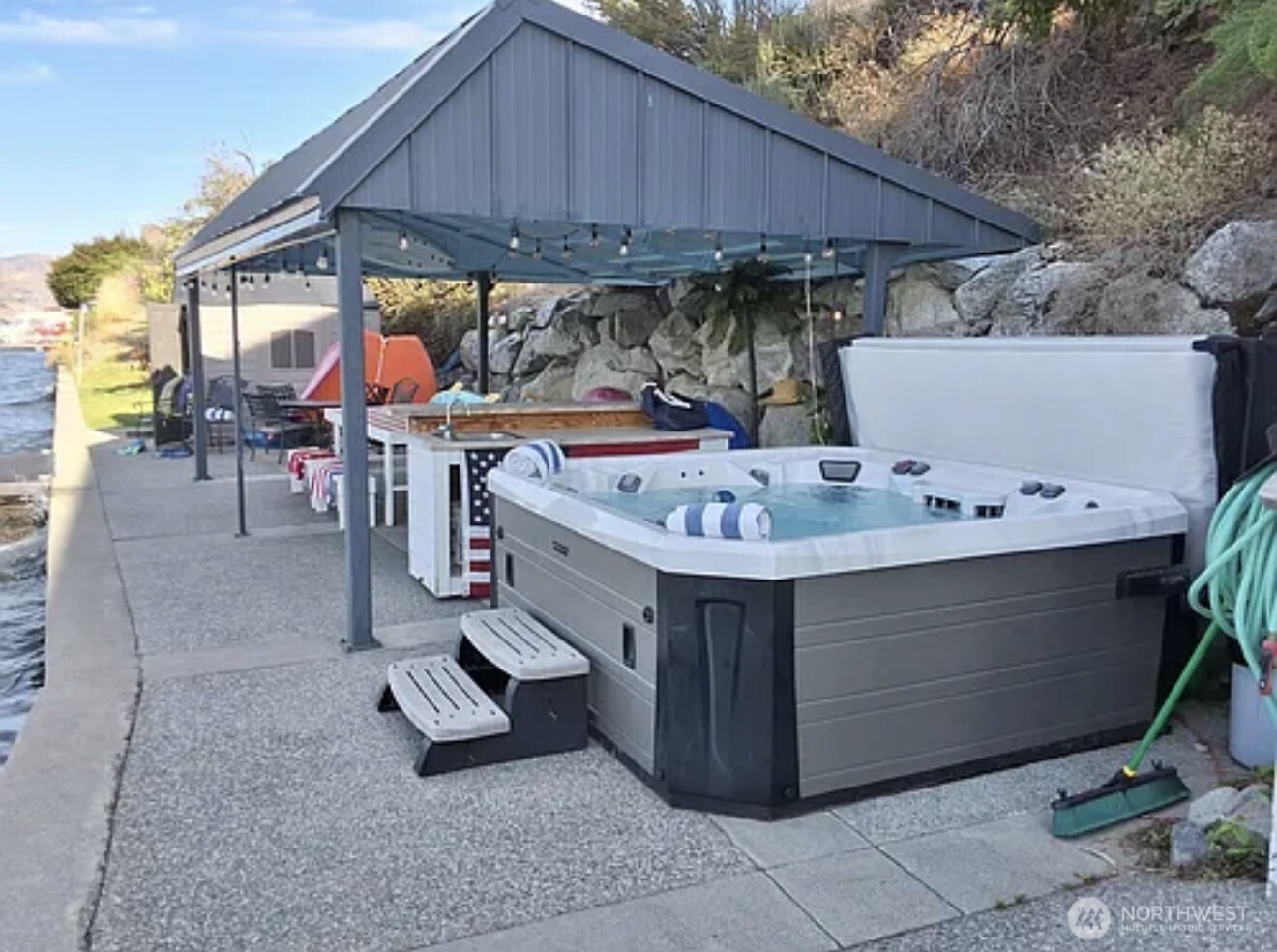 2685 South Lakeshore Road Chelan, WA 98816 - Photo 15 of 16 a view of an outdoor sitting area