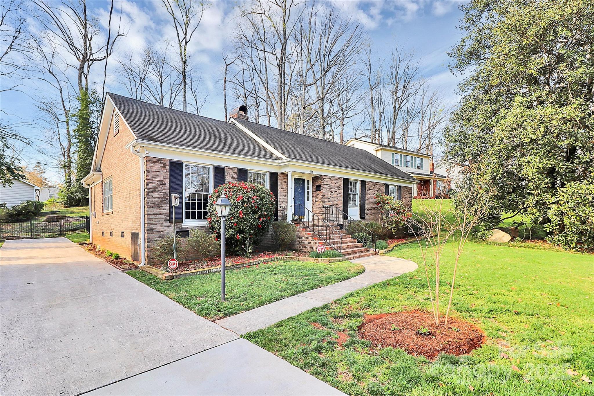 3828 Chandworth Road Charlotte, NC 28210 - Photo 6 of 37