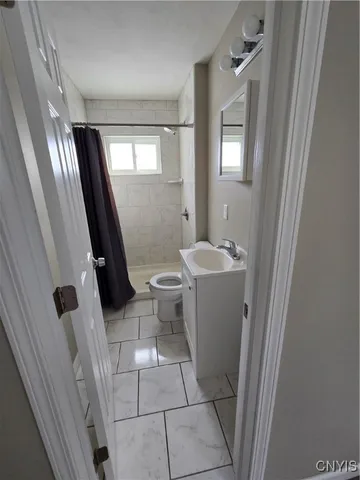 $950 | 209-11 Essex Street, Unit 11, Syracuse, NY 13204