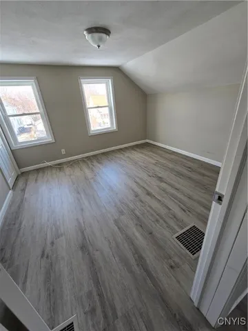 $950 | 209-11 Essex Street, Unit 11, Syracuse, NY 13204