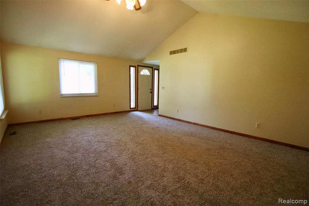 451 South Hospital Road Waterford, MI 48327 - Photo 24 of 33 Gallery Image 24
