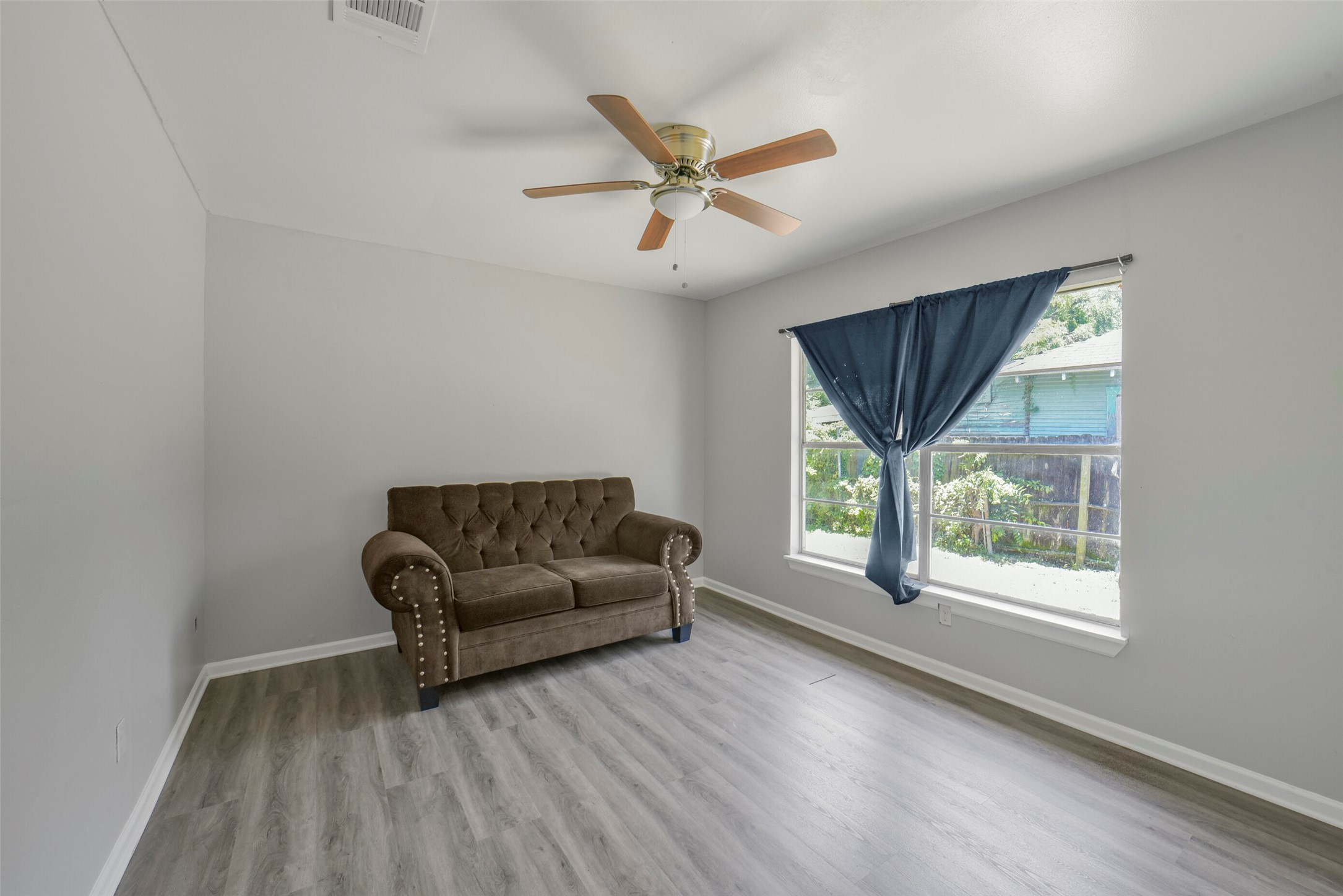 220 Engel Street Houston, TX 77011 - Photo 23 of 29 Bedroom