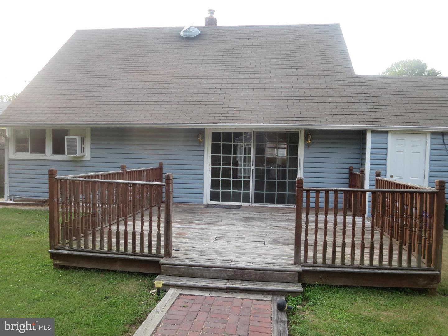 24 Goodrock Road Levittown, PA 19057 - Photo 9 of 25 Deck
