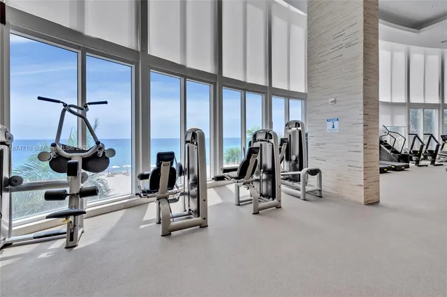 $7,900 | 15811 Collins Avenue, Unit 2407, Sunny Isles Beach, FL 33160