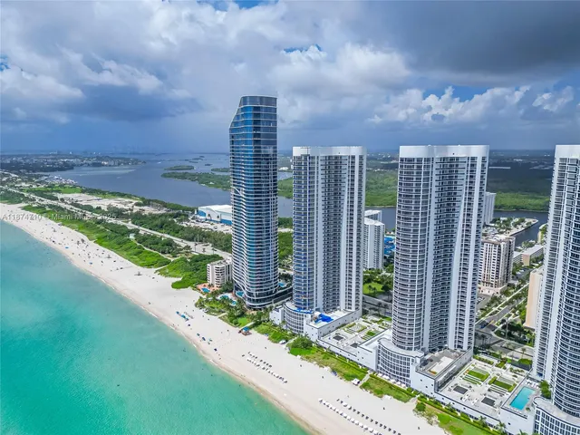 $7,900 | 15811 Collins Avenue, Unit 2407, Sunny Isles Beach, FL 33160