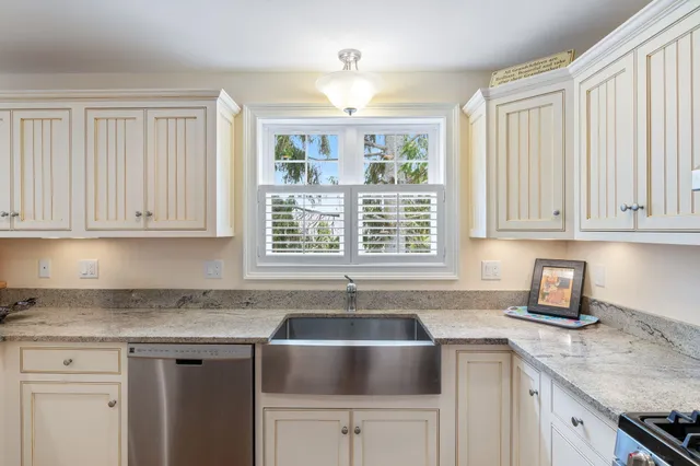 $1,199,000 | 5 Fellows Avenue, Hampton, NH 03842