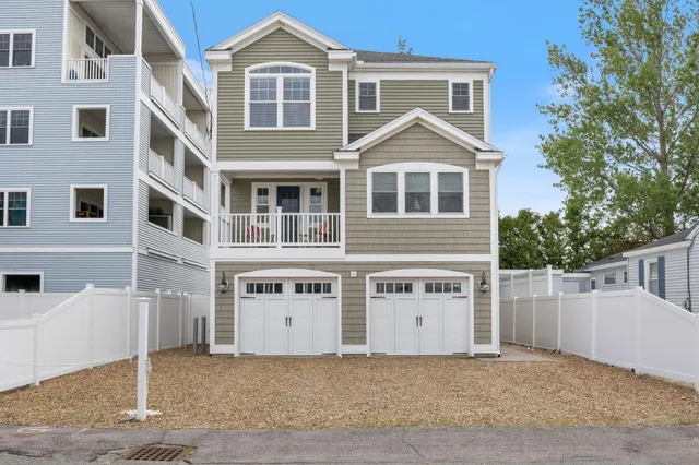 $1,199,000 | 5 Fellows Avenue, Hampton, NH 03842