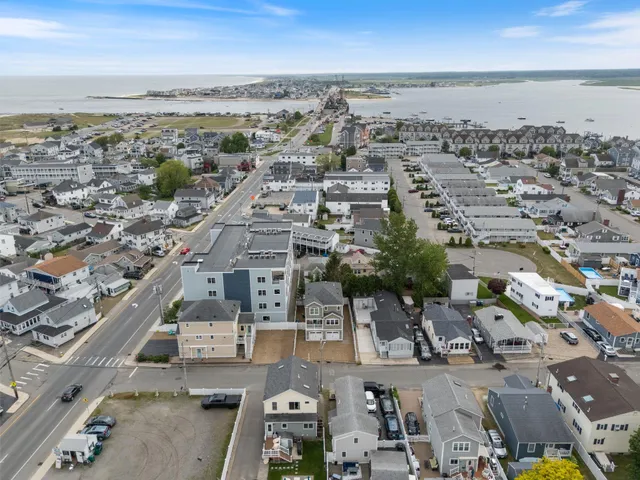 $1,199,000 | 5 Fellows Avenue, Hampton, NH 03842