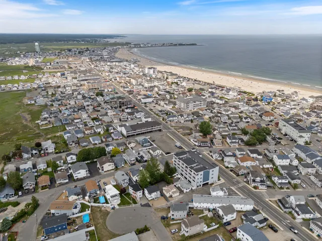 $1,199,000 | 5 Fellows Avenue, Hampton, NH 03842