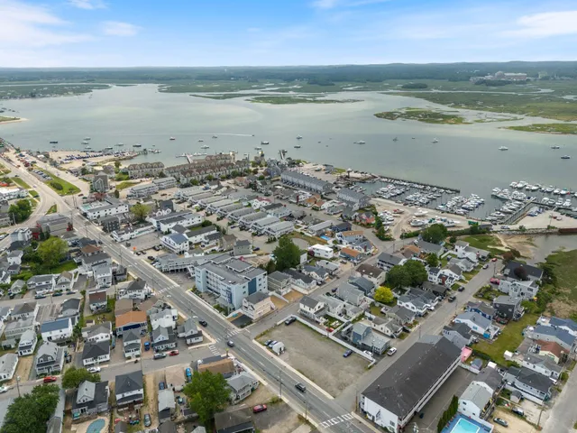 $1,199,000 | 5 Fellows Avenue, Hampton, NH 03842