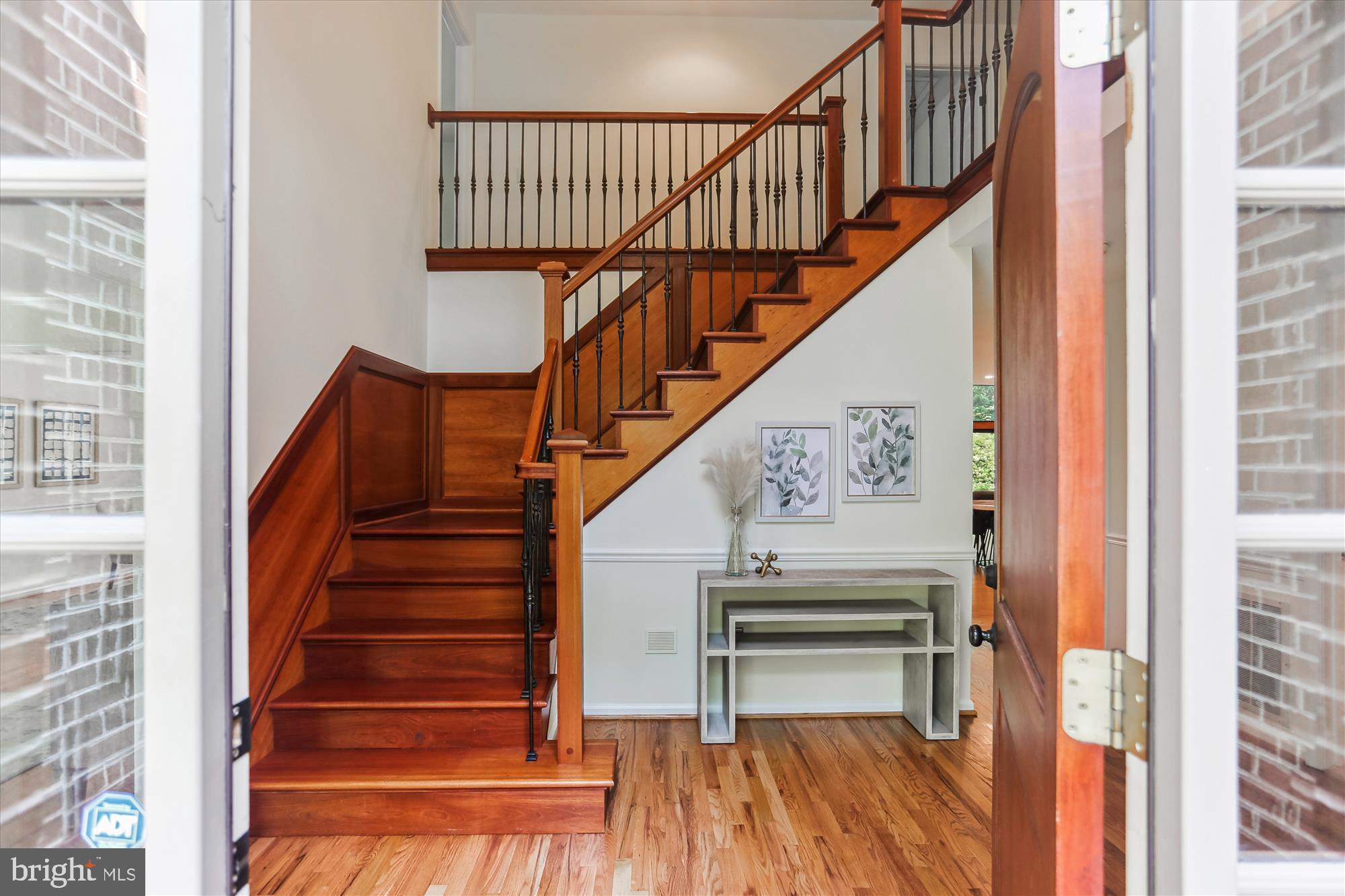 24717 Kings Valley Road Damascus, MD 20872 - Photo 5 of 121 Foyer