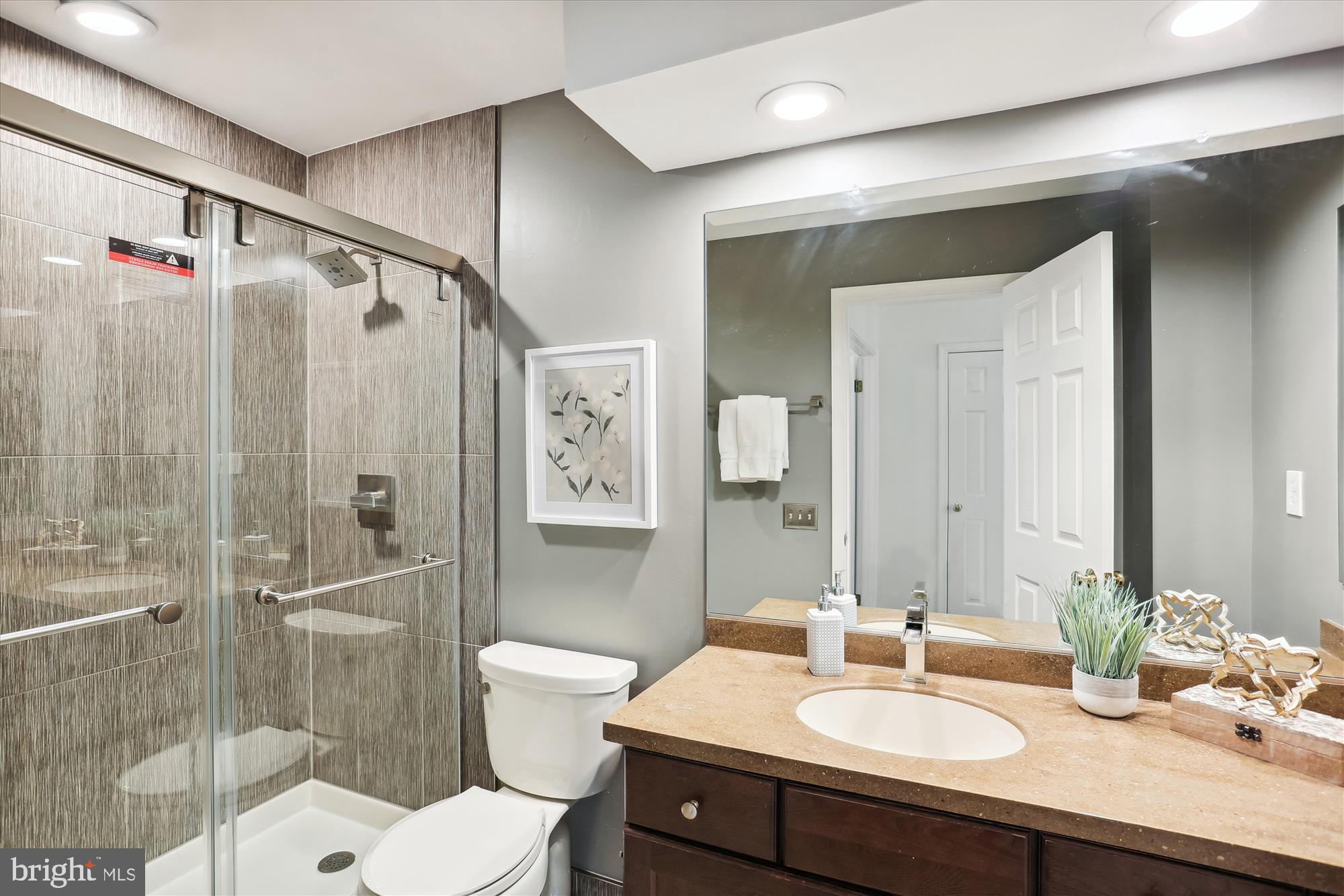 24717 Kings Valley Road Damascus, MD 20872 - Photo 61 of 121 Hall Bath
