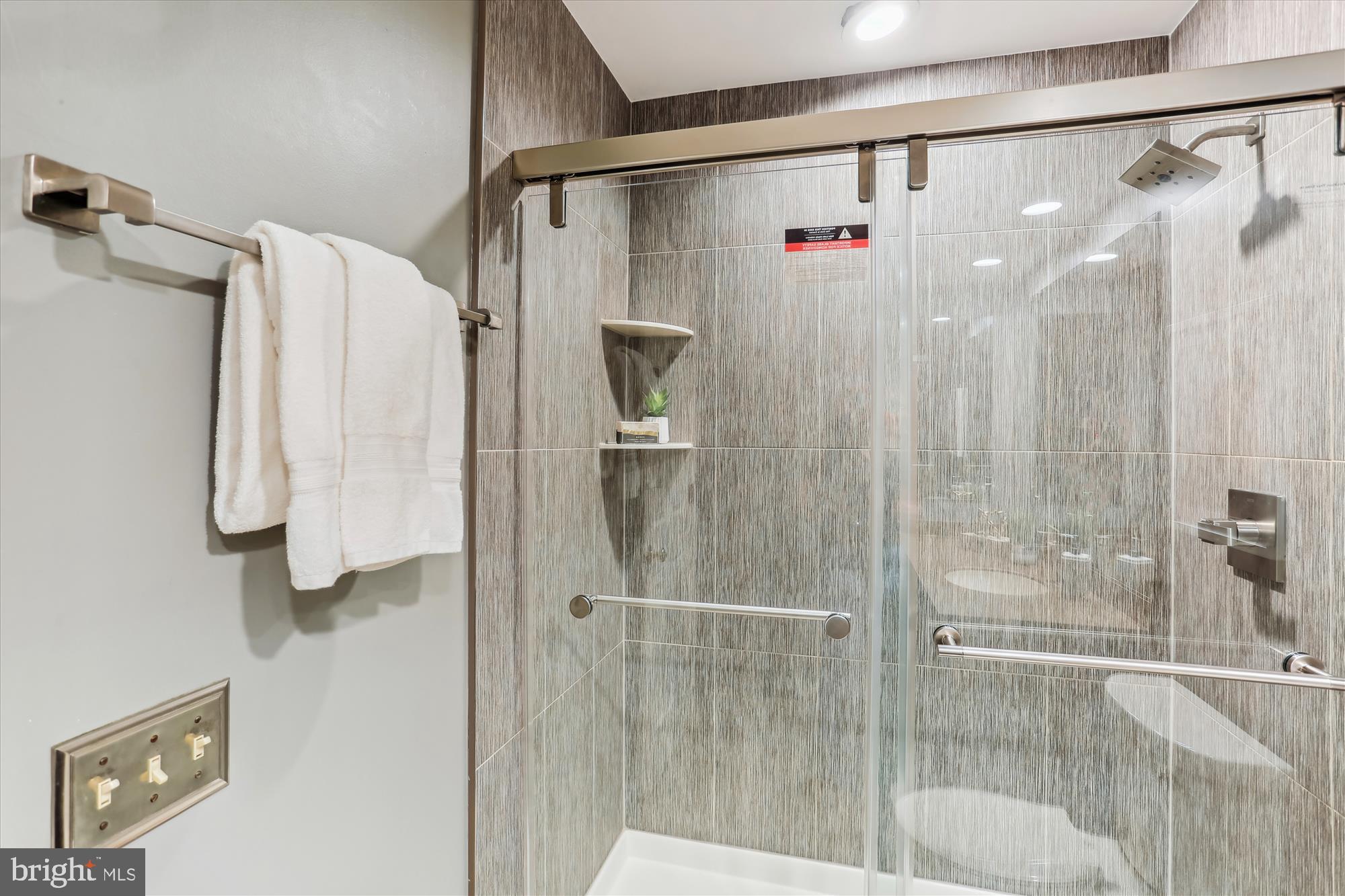24717 Kings Valley Road Damascus, MD 20872 - Photo 62 of 121 Hall Bath