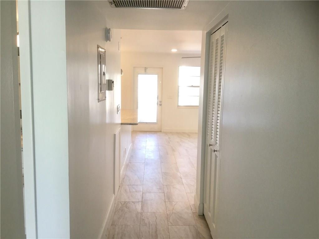 1042 Wolverton C, Unit 1042 Boca Raton, FL 33434 - Photo 8 of 27 Photo 8