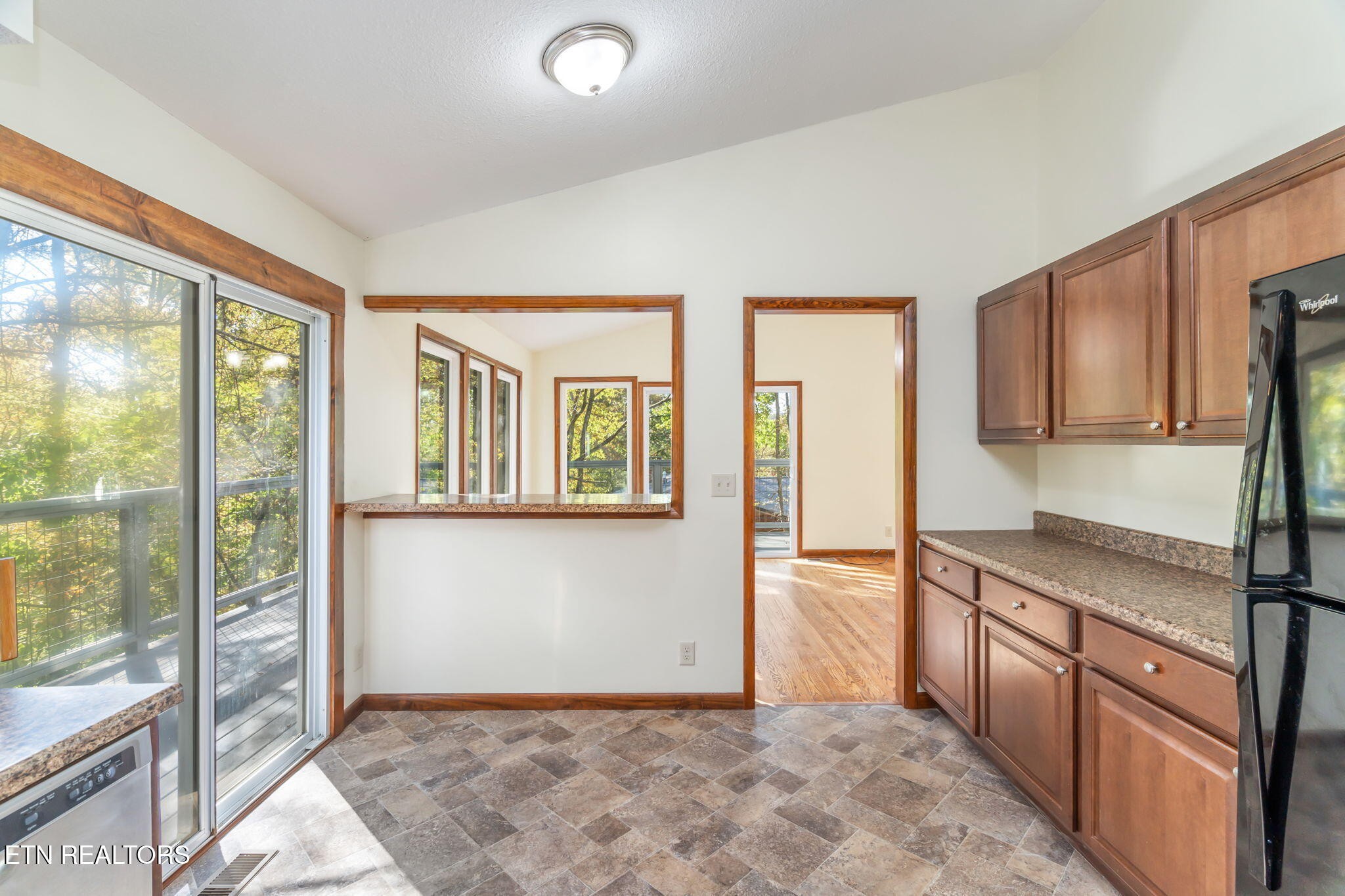 110 Clark Lane Oak Ridge, TN 37830 - Photo 13 of 46