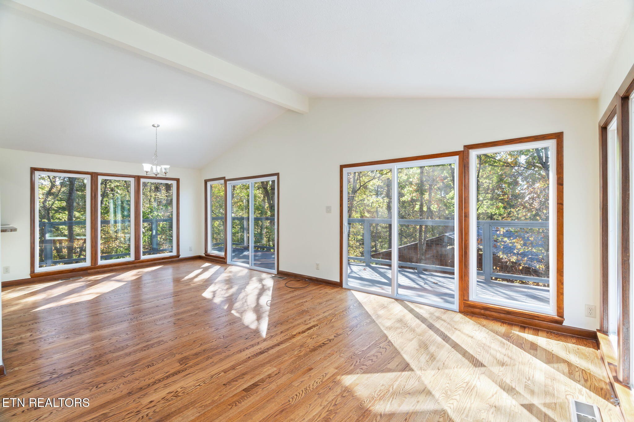 110 Clark Lane Oak Ridge, TN 37830 - Photo 8 of 46