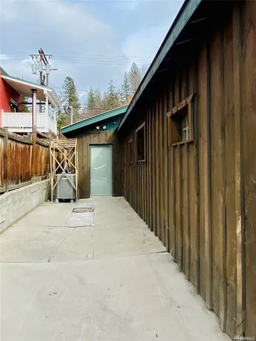 $299,000 | 870 South Clark Avenue, Republic, WA 99166