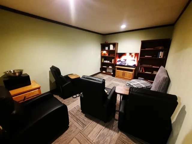 $299,000 | 870 South Clark Avenue, Republic, WA 99166