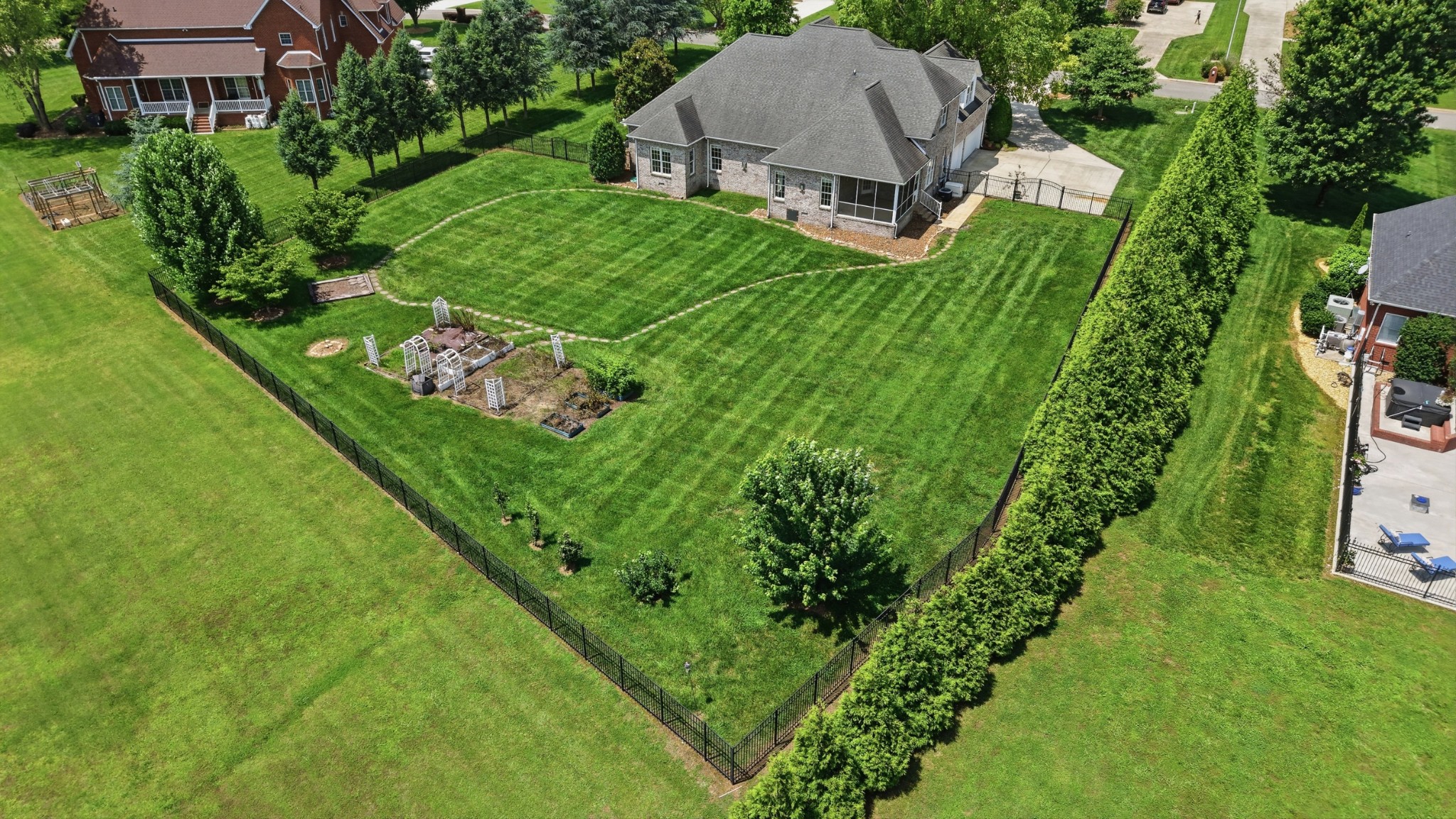 292 Ridgecrest Drive Winchester, TN 37398 - Photo 4 of 62 a aerial view of a house with garden
