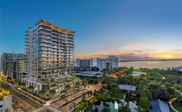 $2,700,000 | 668 Quay Commons, Unit 502, Sarasota, FL 34236