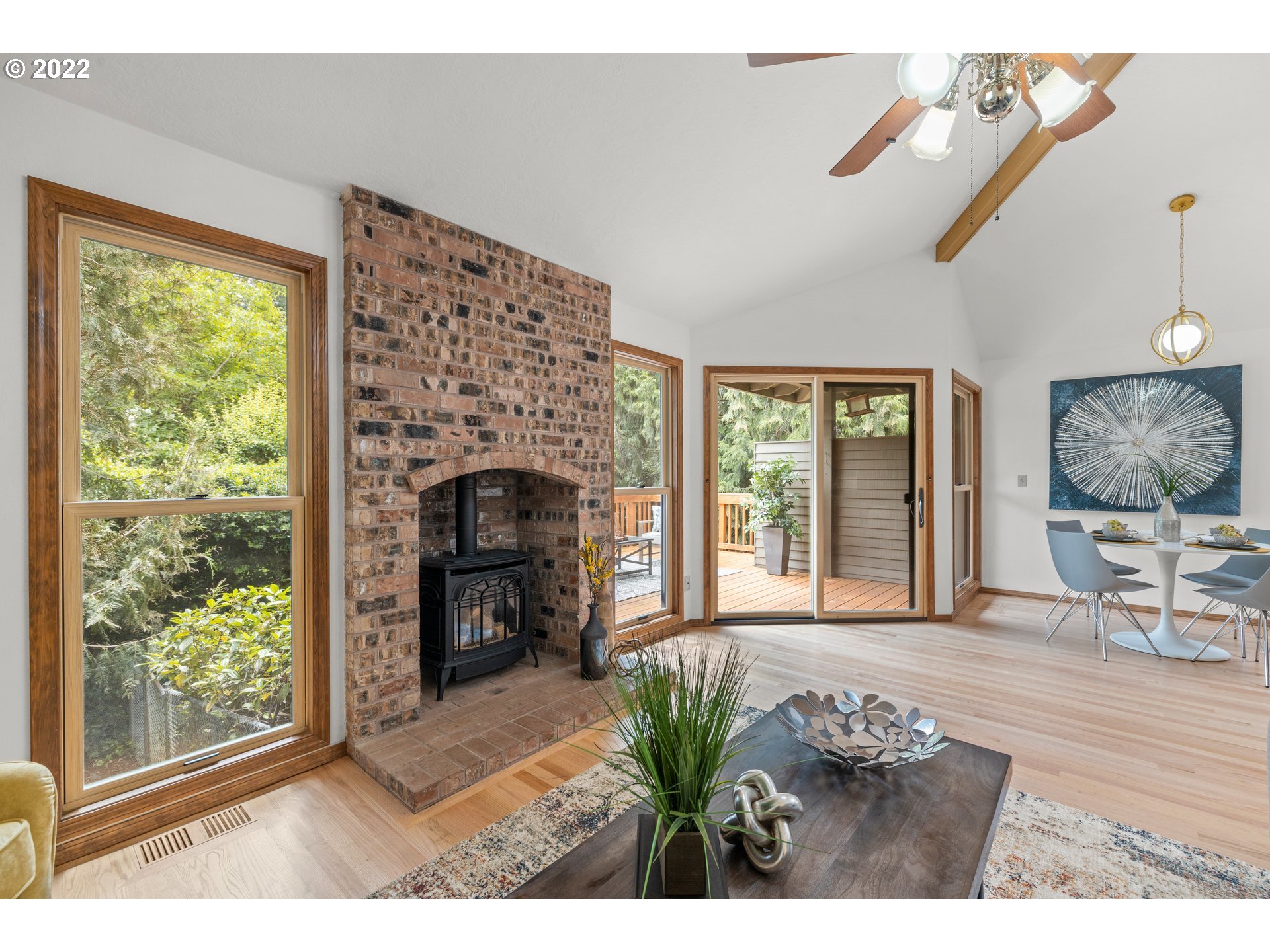 7515 Southwest 60th Avenue Portland, OR 97219 - Photo 12 of 31 Gallery Image 12