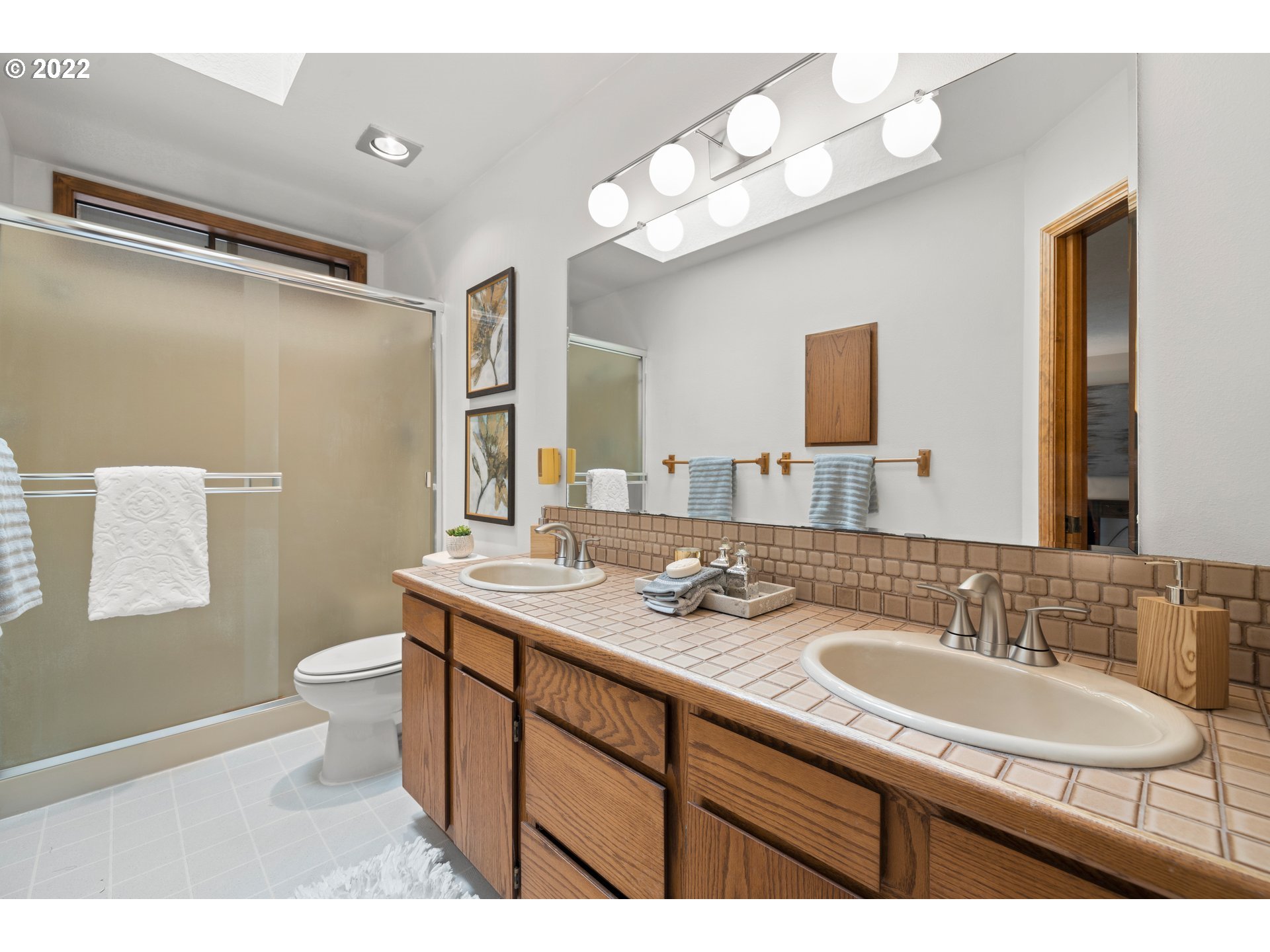 7515 Southwest 60th Avenue Portland, OR 97219 - Photo 22 of 31 Gallery Image 22