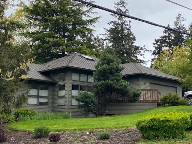 7515 Southwest 60th Avenue Portland, OR 97219 - Photo 3 of 31 Gallery Image 3