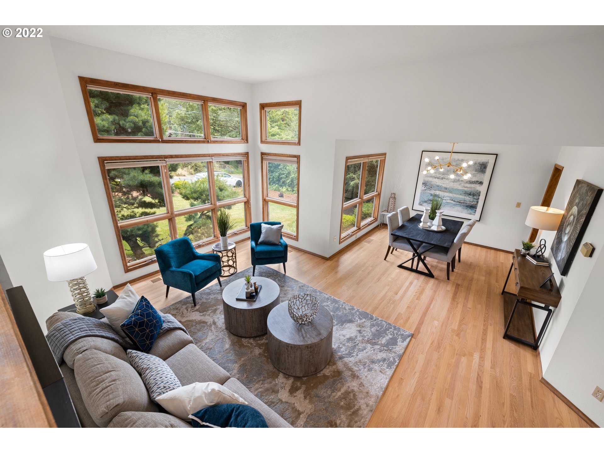 7515 Southwest 60th Avenue Portland, OR 97219 - Photo 4 of 31 Gallery Image 4