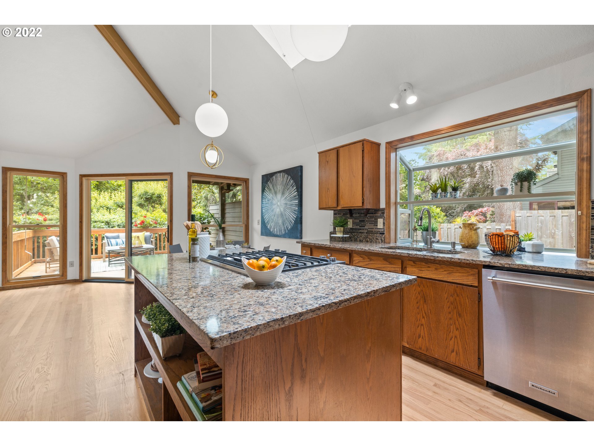 7515 Southwest 60th Avenue Portland, OR 97219 - Photo 9 of 31 Gallery Image 9