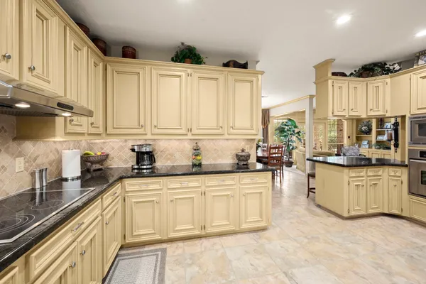 $2,000,000 | 9913 Kleppel Road, Tomball, TX 77375