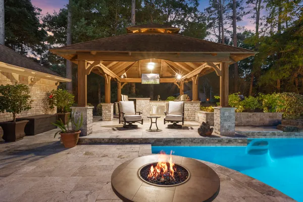 $2,000,000 | 9913 Kleppel Road, Tomball, TX 77375