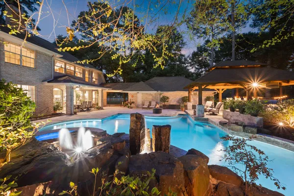 $2,000,000 | 9913 Kleppel Road, Tomball, TX 77375