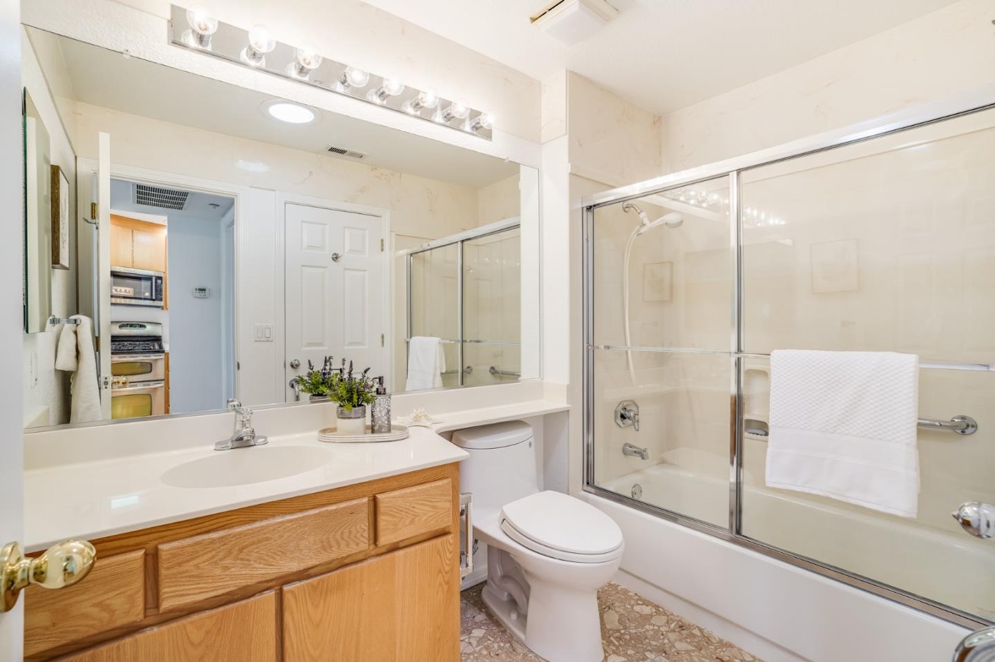 1033 Rudder Lane Foster City, CA 94404 - Photo 16 of 26 Gallery Image 16