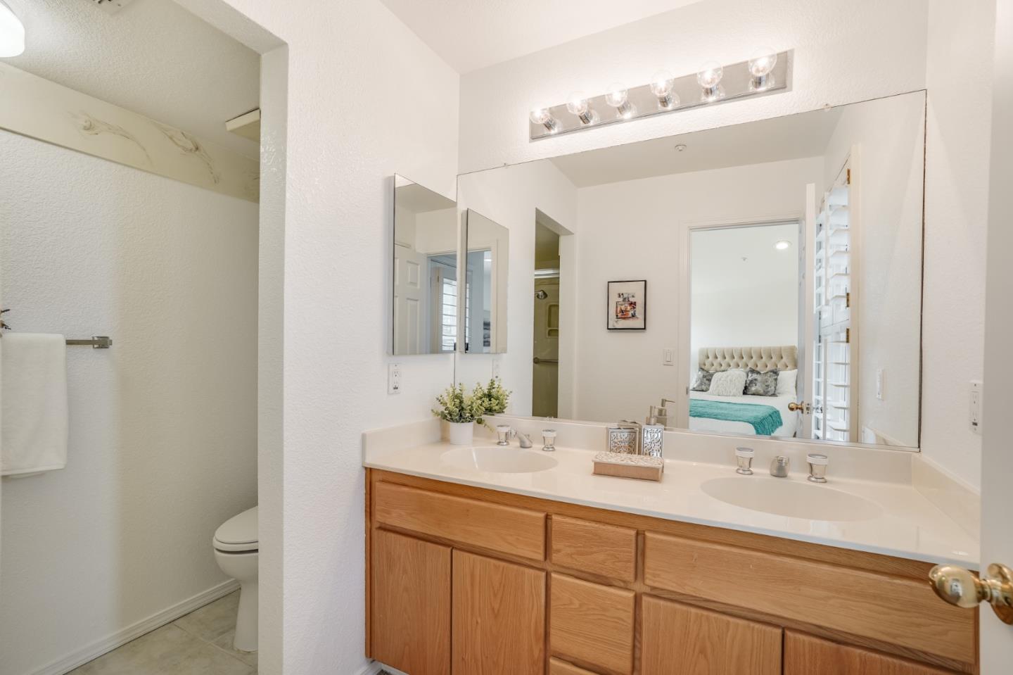 1033 Rudder Lane Foster City, CA 94404 - Photo 21 of 26 Gallery Image 21