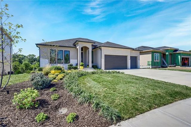 $1,082,992 | 9962 Brockway Street, Lenexa, KS 66220