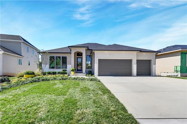 $1,082,992 | 9962 Brockway Street, Lenexa, KS 66220