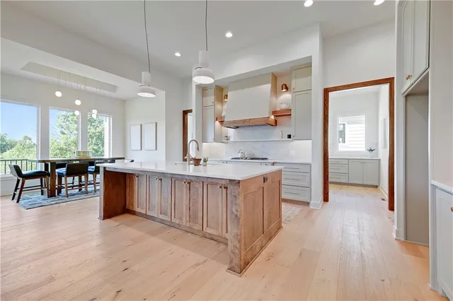 $1,082,992 | 9962 Brockway Street, Lenexa, KS 66220