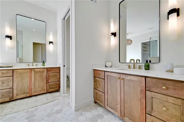 $1,082,992 | 9962 Brockway Street, Lenexa, KS 66220