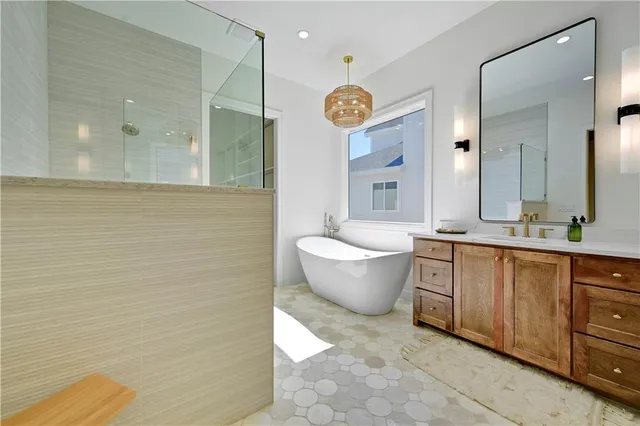 $1,082,992 | 9962 Brockway Street, Lenexa, KS 66220