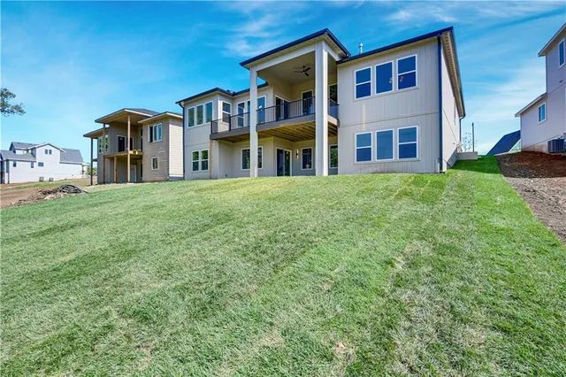 $1,082,992 | 9962 Brockway Street, Lenexa, KS 66220