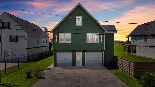 $605,000 | 223 South Front Street, Freeport, TX 77541