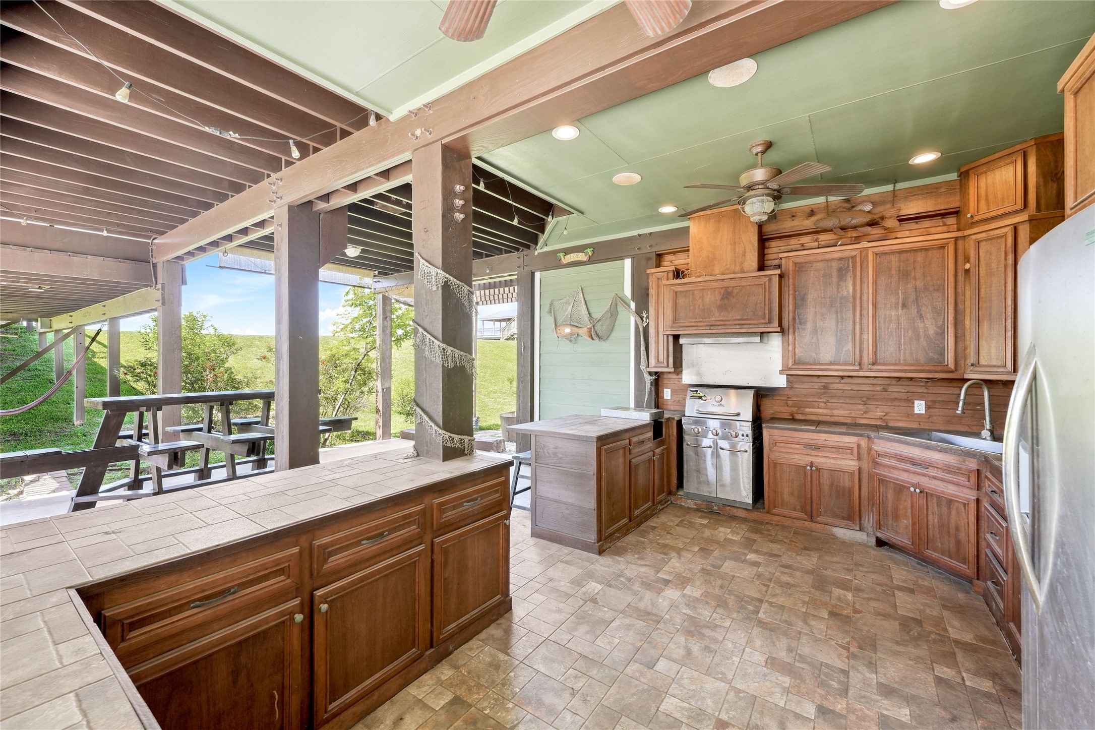 223 South Front Street Freeport, TX 77541 - Photo 7 of 33