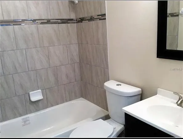 $2,400 | 2738 Ingot Place, Sarasota, FL 34235