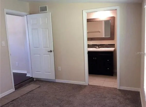 $2,400 | 2738 Ingot Place, Sarasota, FL 34235