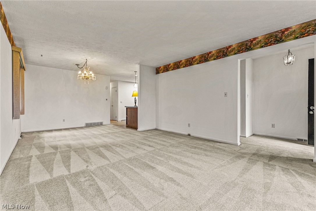 6128 Highland Road Cleveland, OH 44143 - Photo 11 of 23